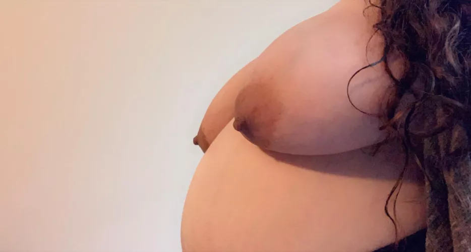 Love showing off my huge milf titties. 😈 by Vr69sm