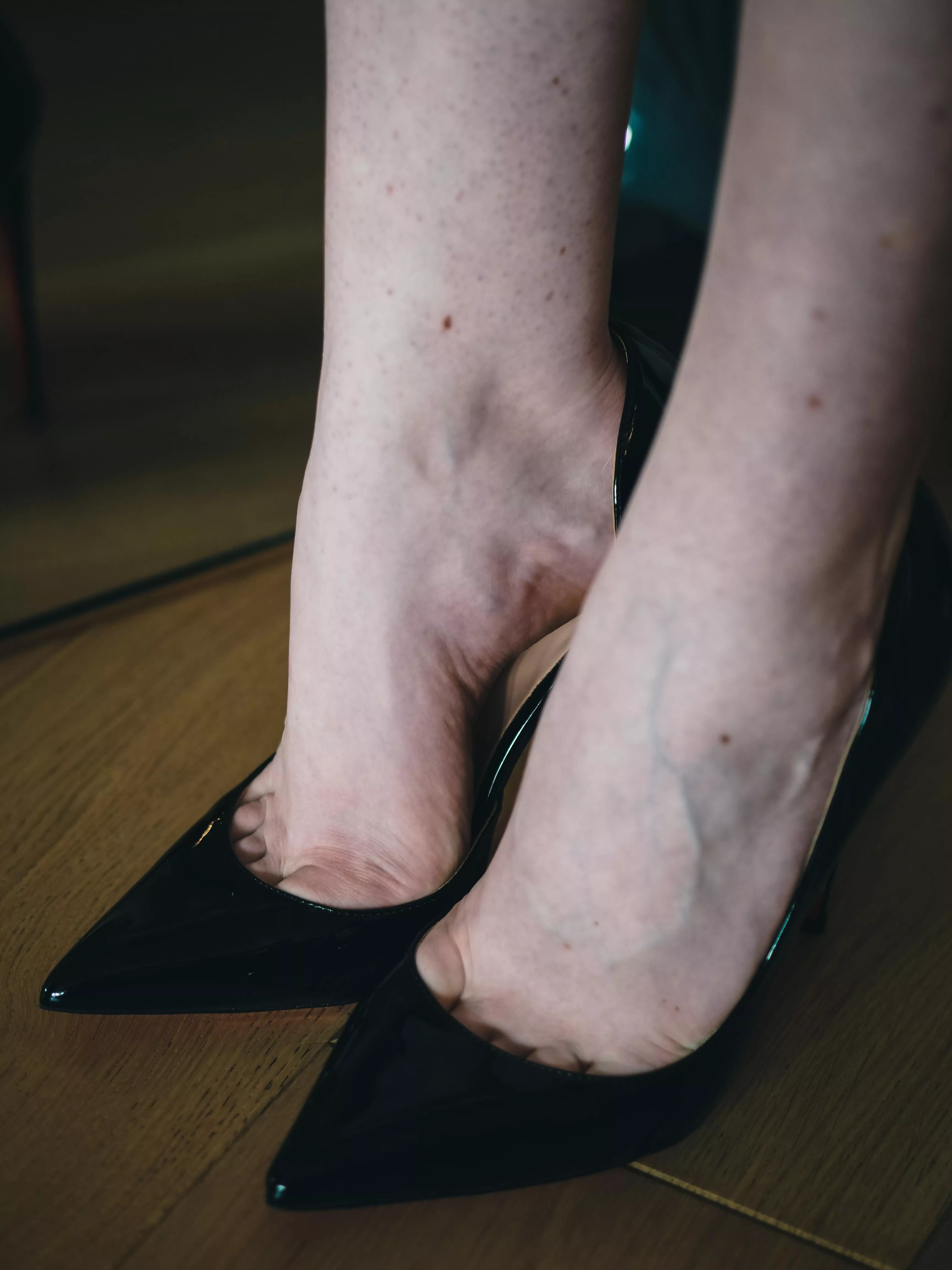 Love the decollete ? 🐭🖤 posted by Littlemousef3et