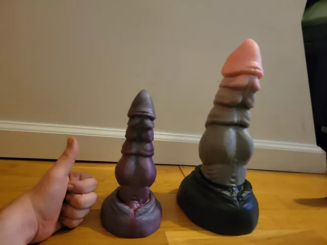 Love the signature color, and Jesus is he hard to mount. hand for scale by Emma-HK47