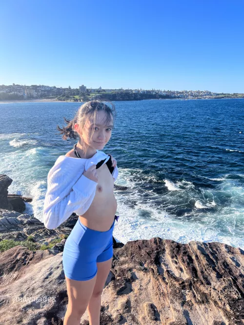 love the thrill of flashing! by mayajadex