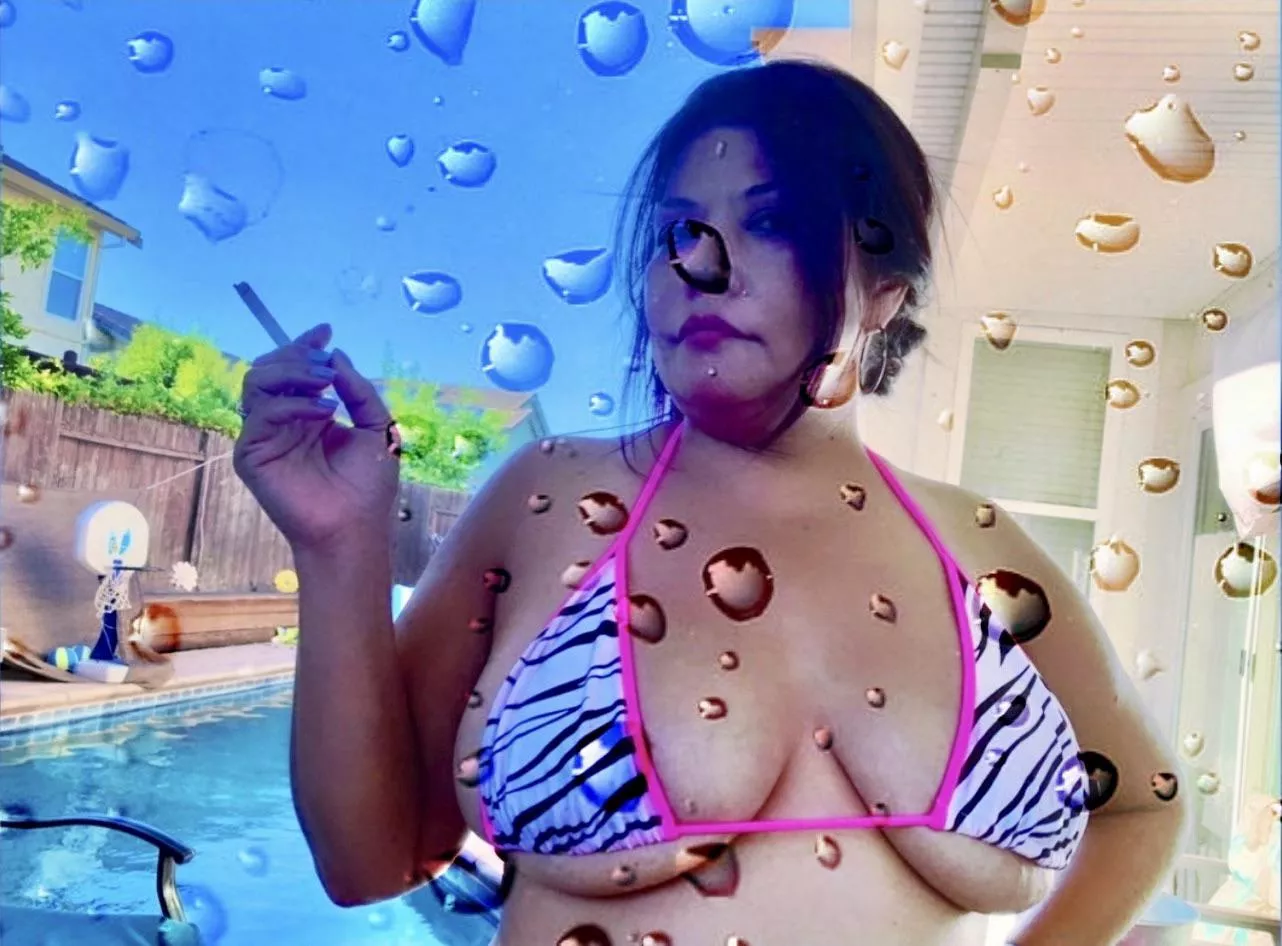 Love the warmer weather posted by therealthicksexymilf