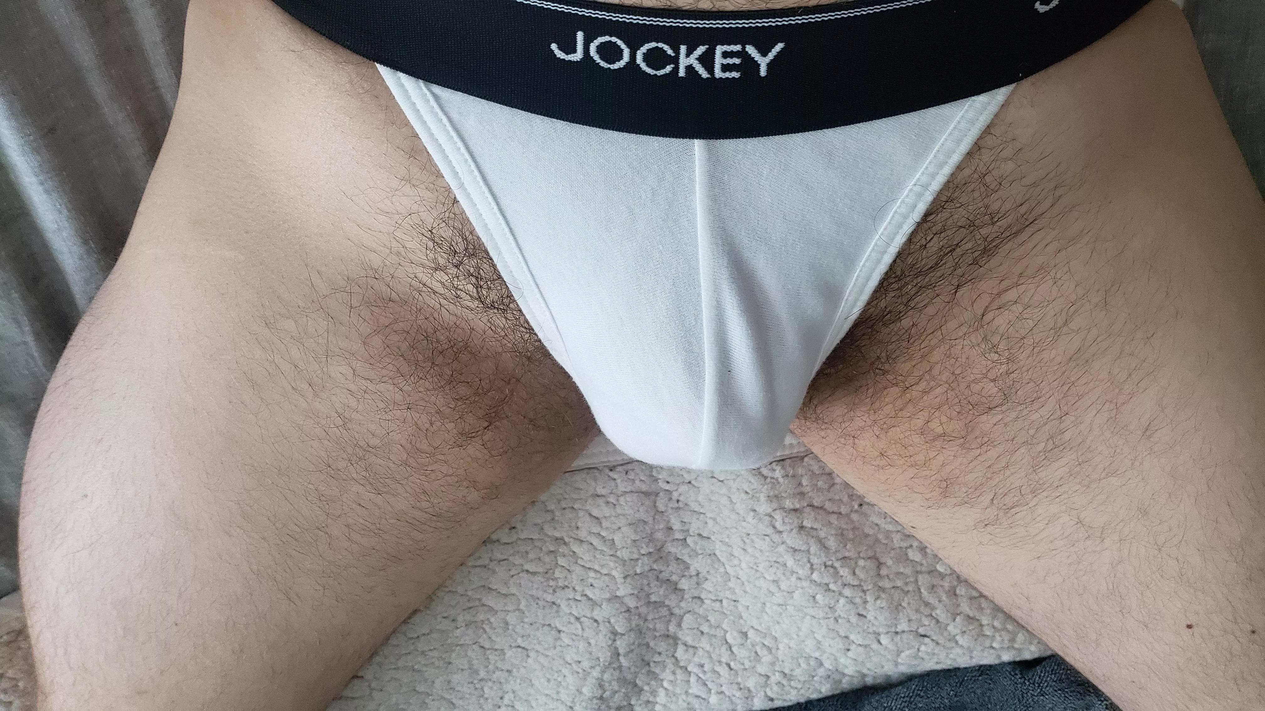 love the way these jockeys let my pubes pop out posted by whitebriefs10