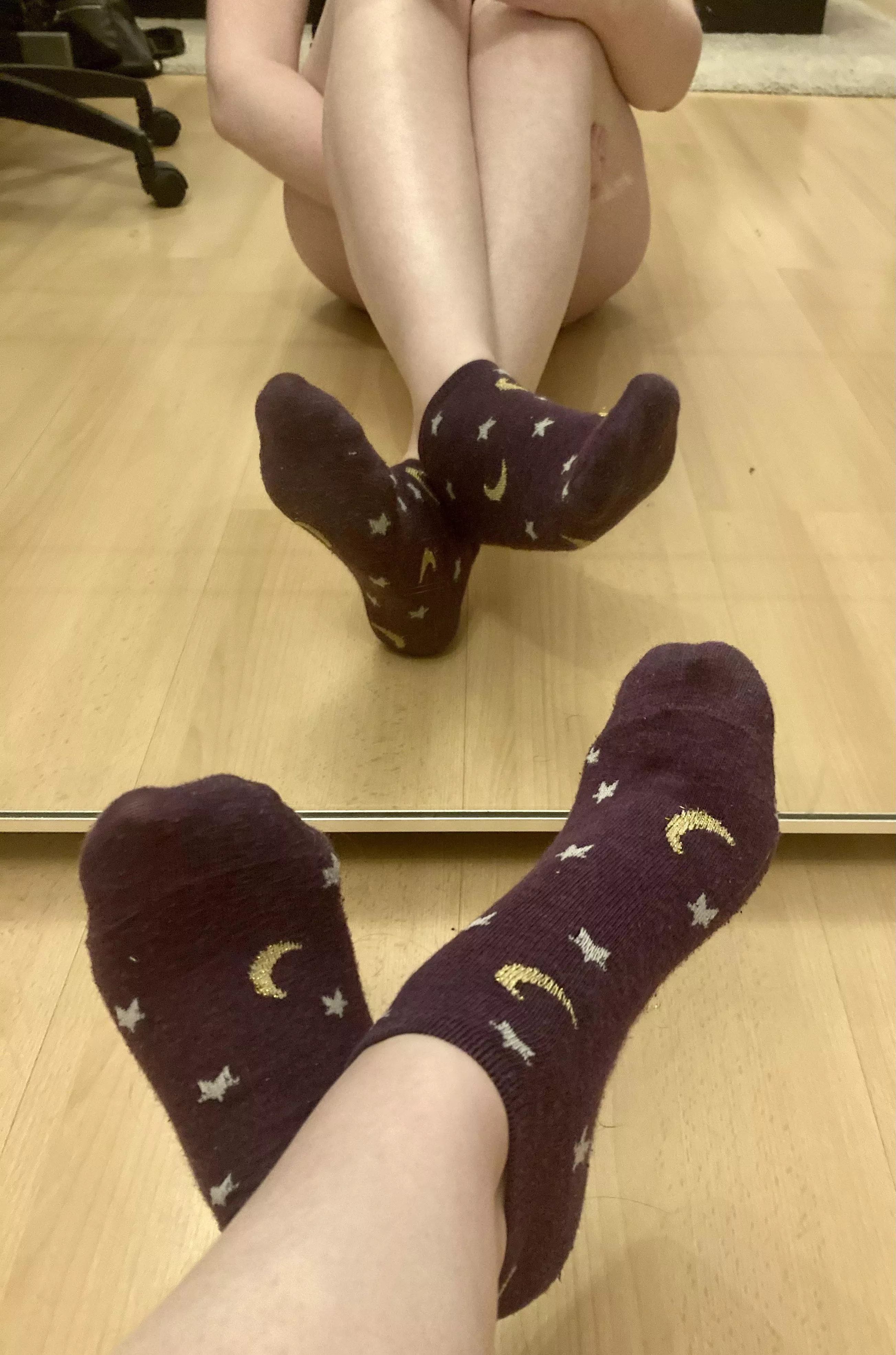 Love these adorable star and moon socks 💜 🌙 ⭐️ Worn for a day and a half 🇬🇧 posted by SkimpyScarlett