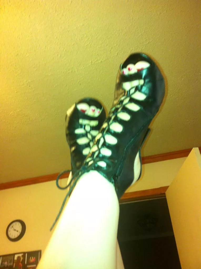 Love these with red toes! posted by spacemartion