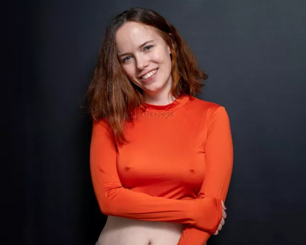 Love this orange top by yvettespage