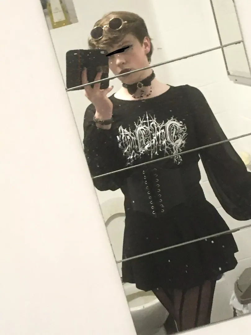 Love this outfit!!! Anyone got any outfit suggestions or things I could add? ♥️ posted by HarlequinJazz12