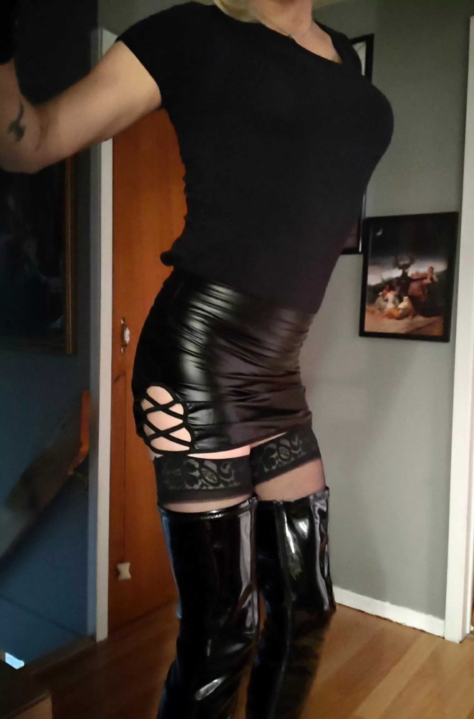 Love this sexy outfit 😈🖤 feeling kinky as fuck posted by Aggressive_Bedroom6