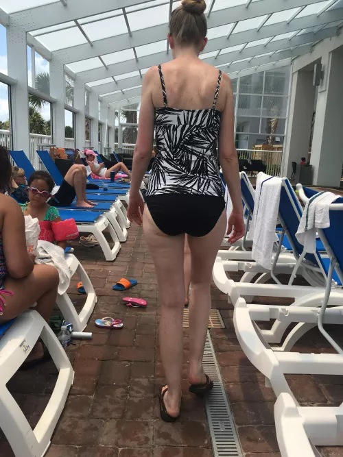 Love to see some dick tribes to my 40 yo wife by Hourglass71