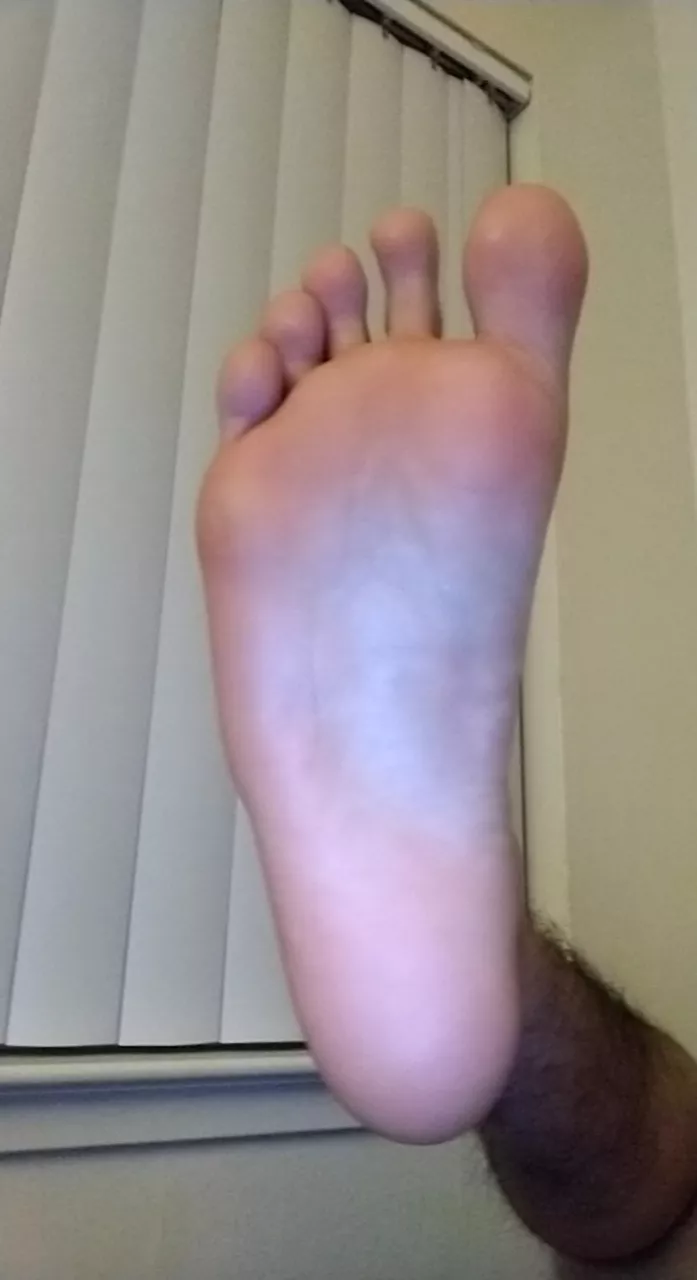 Love watching guys cum to my feet posted by lichtbane