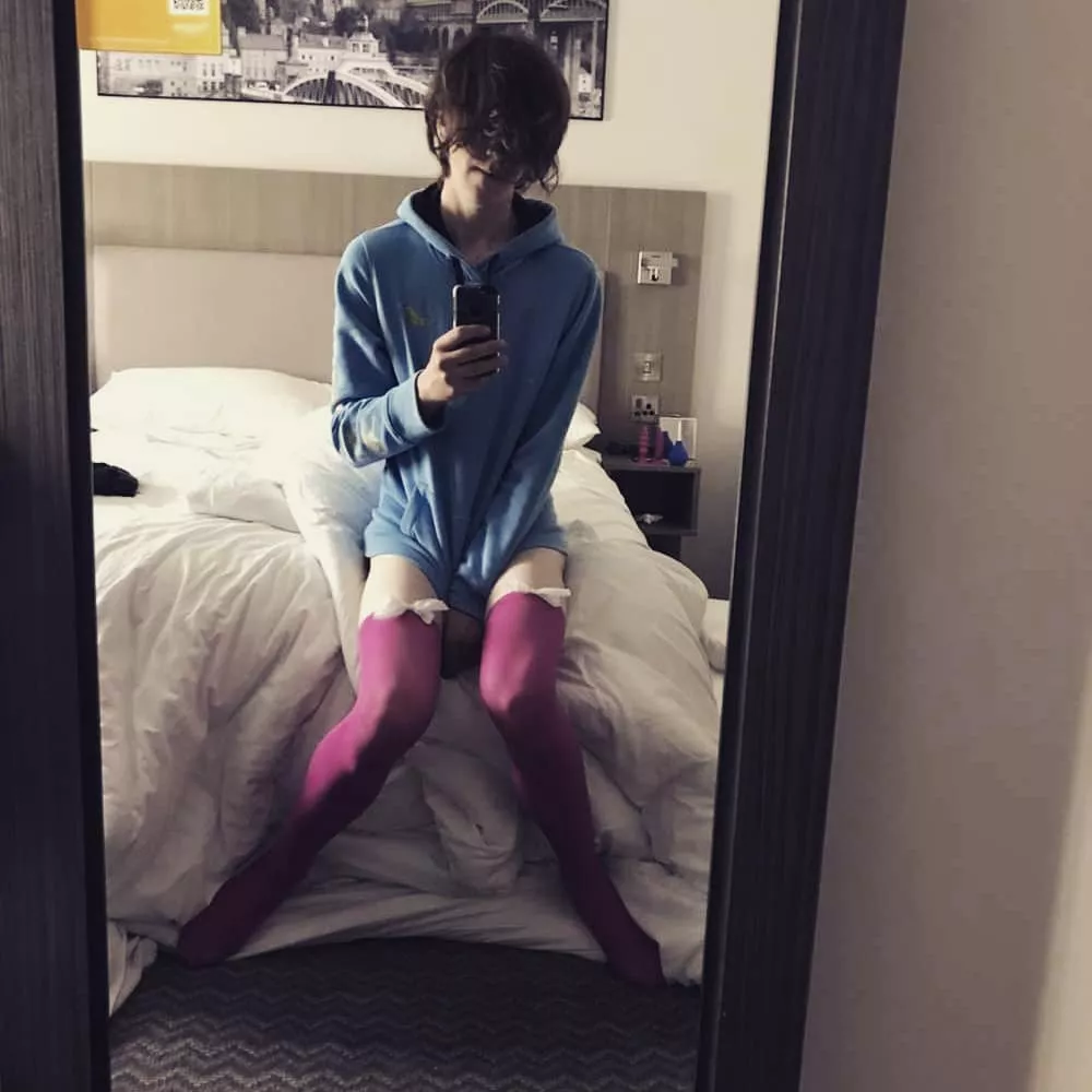 lovely and cozy missing somone to cuddle with though 🙈 posted by FatNeek_Nwrd