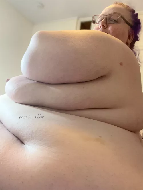 Lovely rolls and folds by penguin_ssbbw