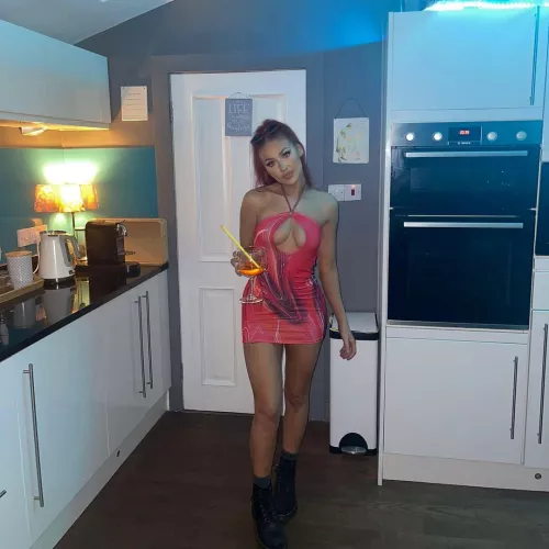 Lovely, round and full....the glass I'm on about! by wiiman5