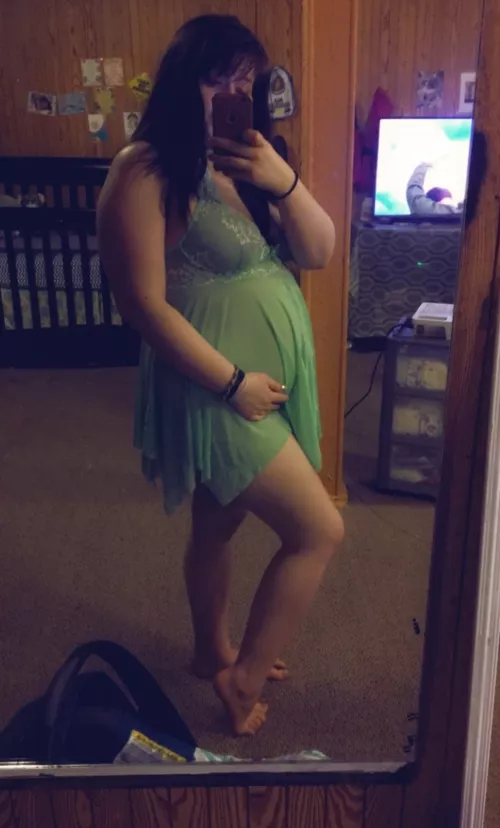 loving my belly 😍 by StonedKitty4202