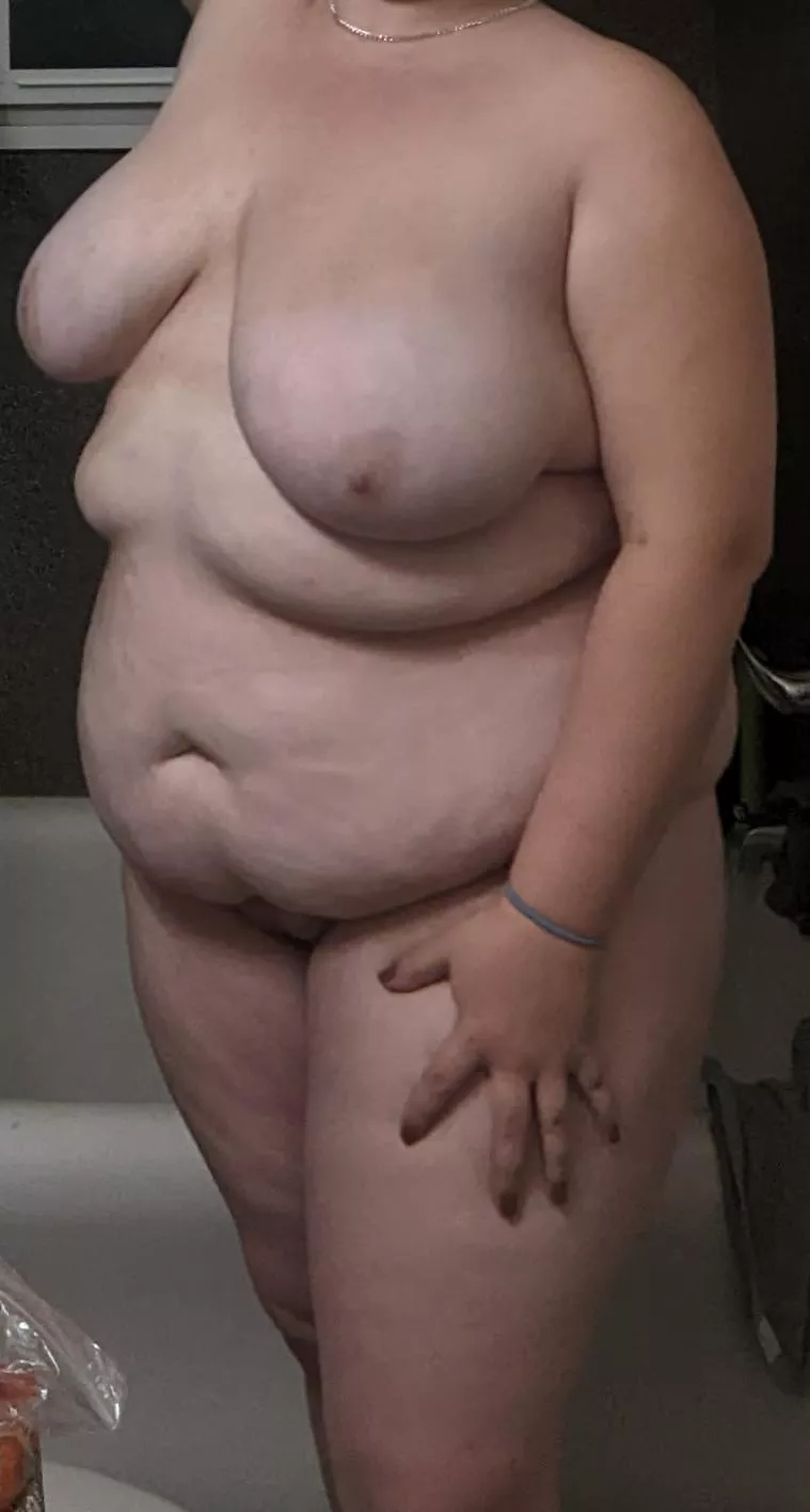 loving my curves tonight posted by SadDragon94