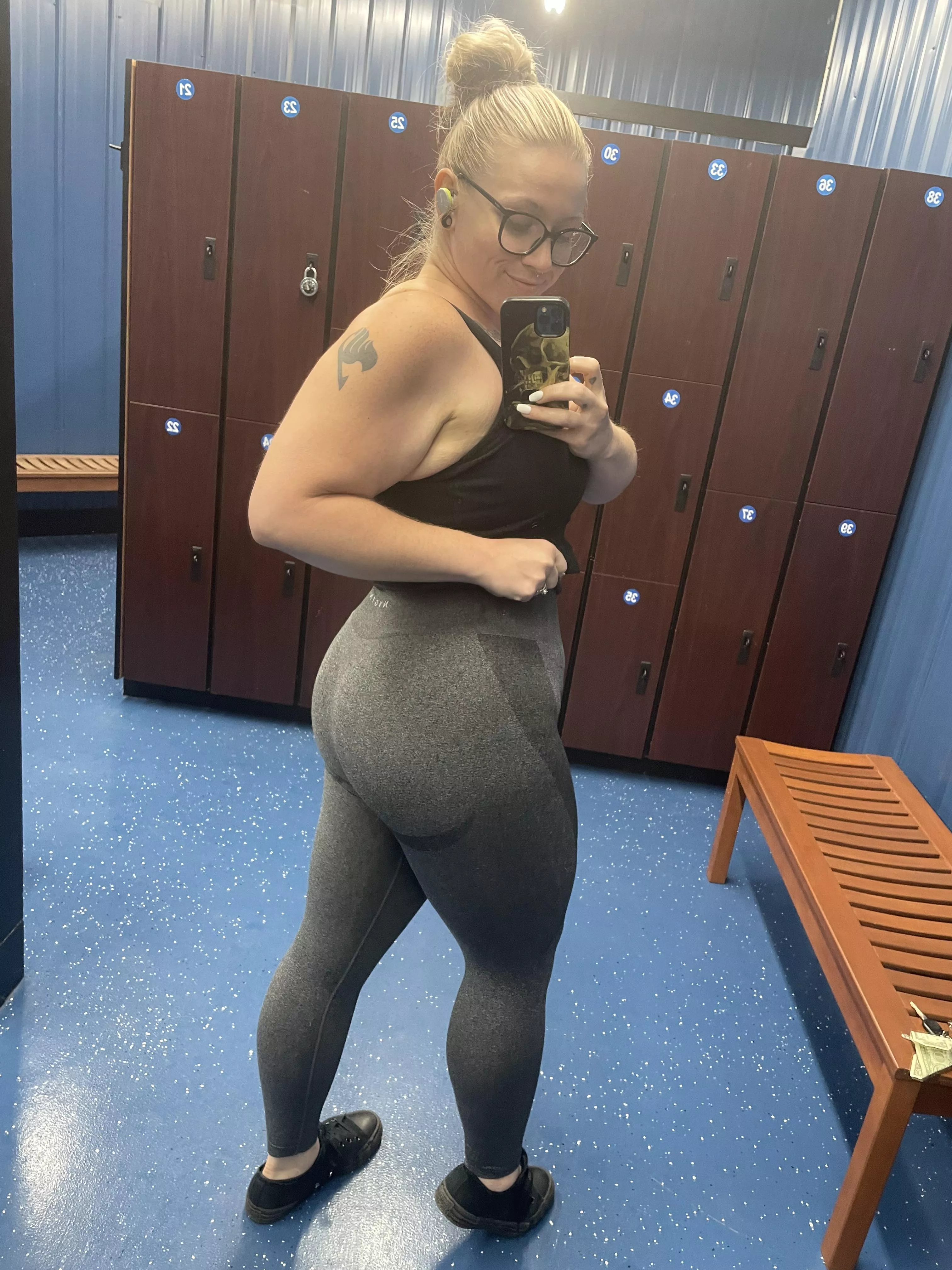 Loving my lower body progression lately posted by RiverrrFae