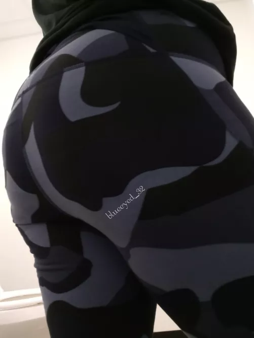 Loving my new leggings by blueeyed_32