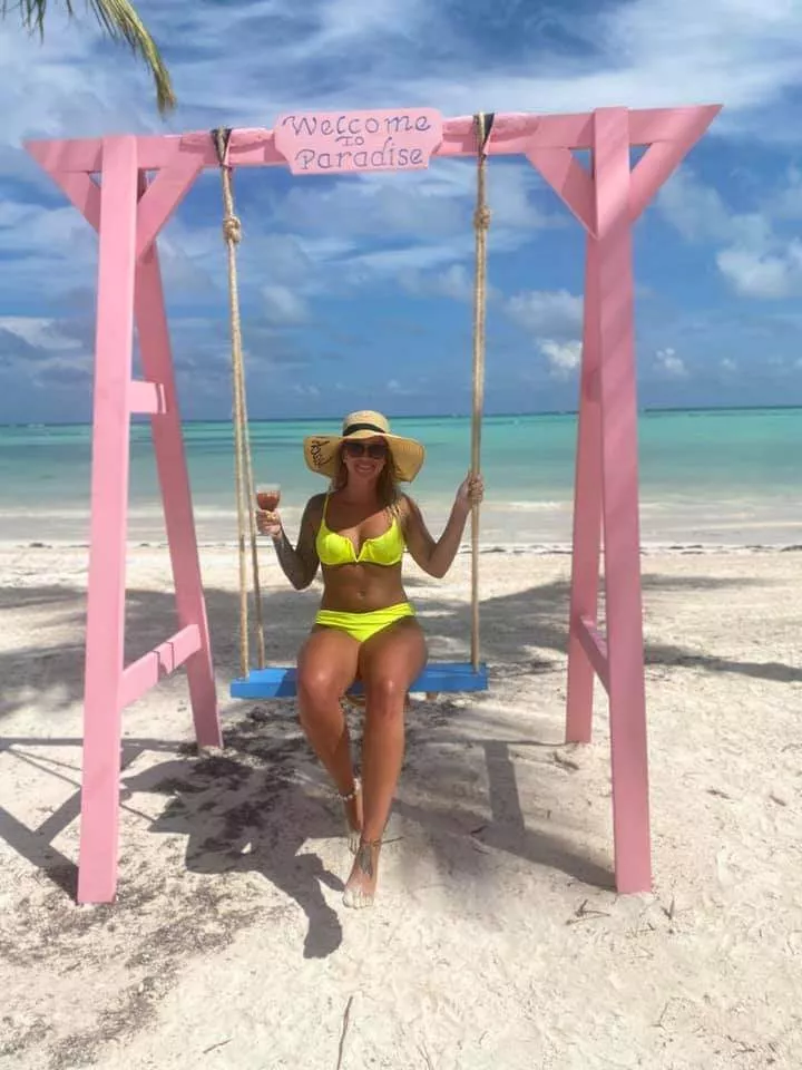 Loving the beach😍 posted by aCoupleOfBandits69