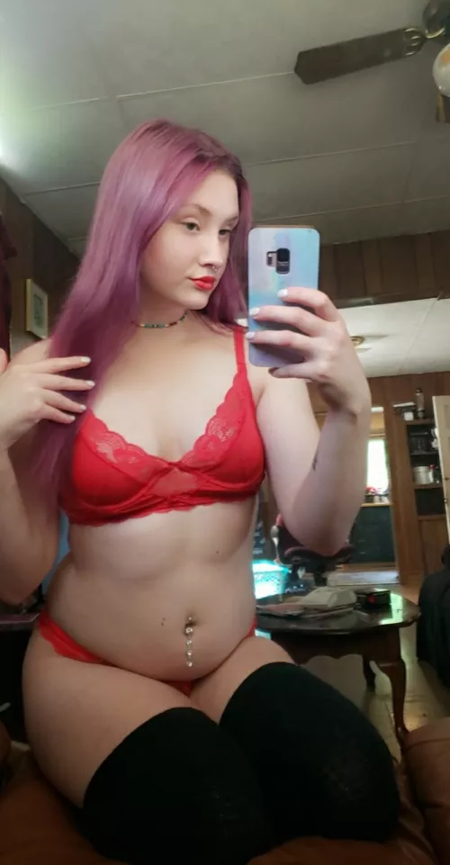loving the red. [f21] by daarctickitty