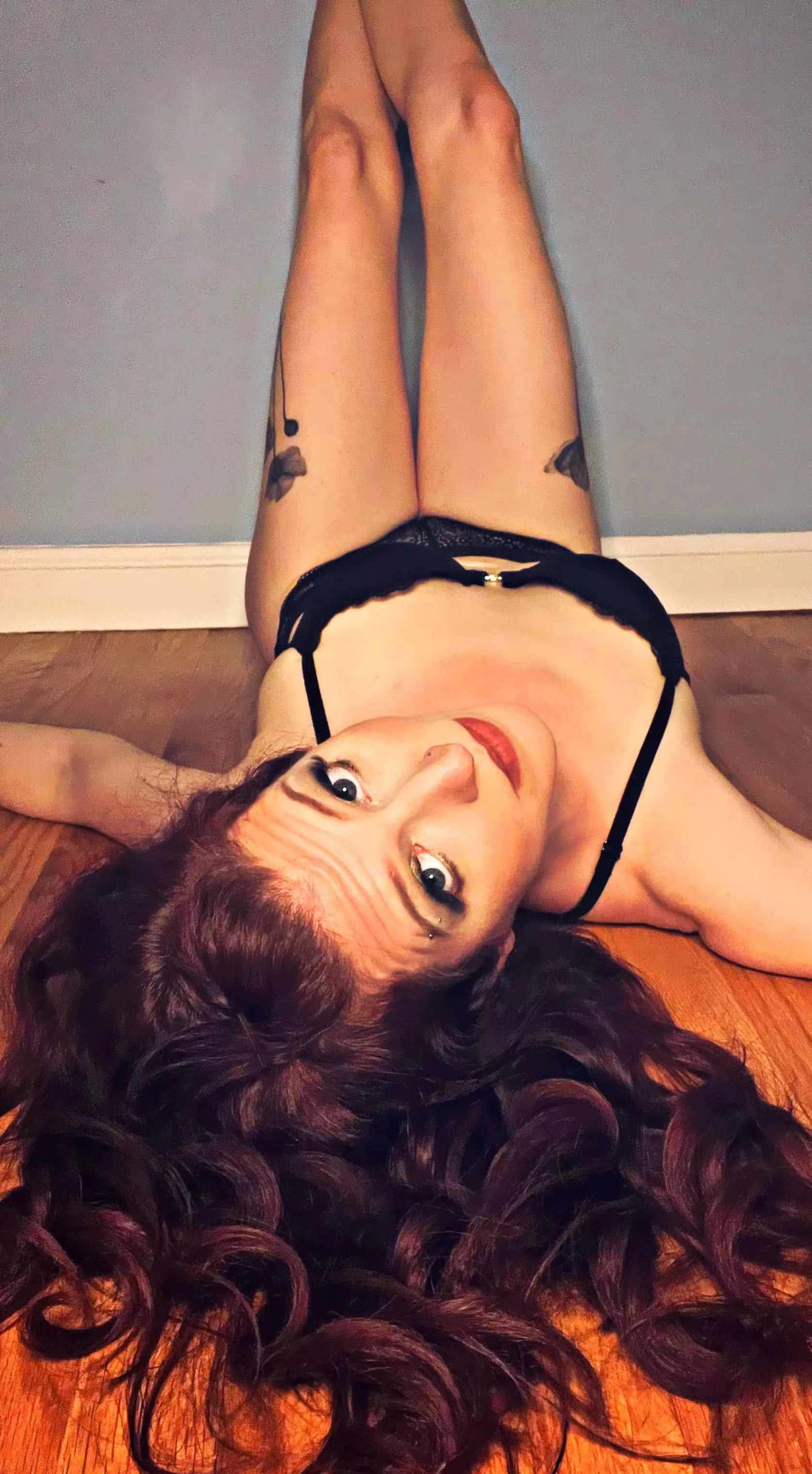 Loving this black set. posted by Scarlettmilfxxx