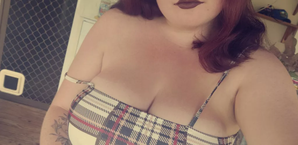 loving this colour on me 😝💜#spicyaccountant #babyredgirl101 by LollyRed01