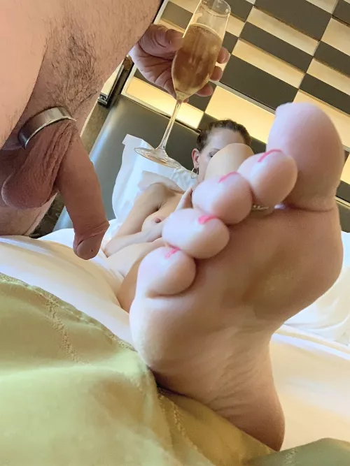Loving this foot fetish life 🦶🏻🧎🏻‍♂️ by prettydirtyfeet