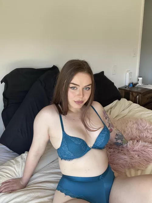 Lovvveee this color, do you? by cococorose