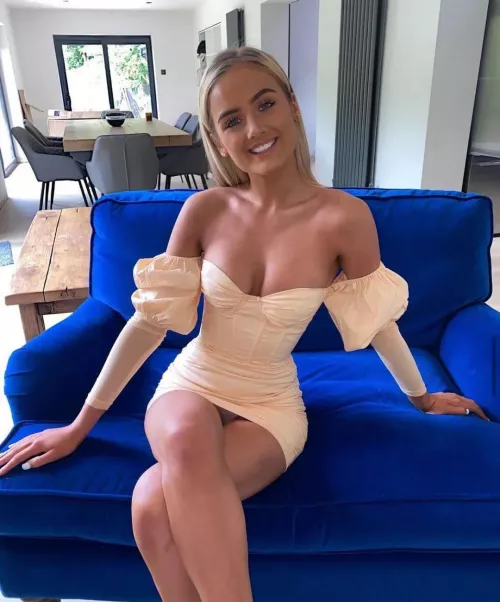 low cut, very short by 10baremain