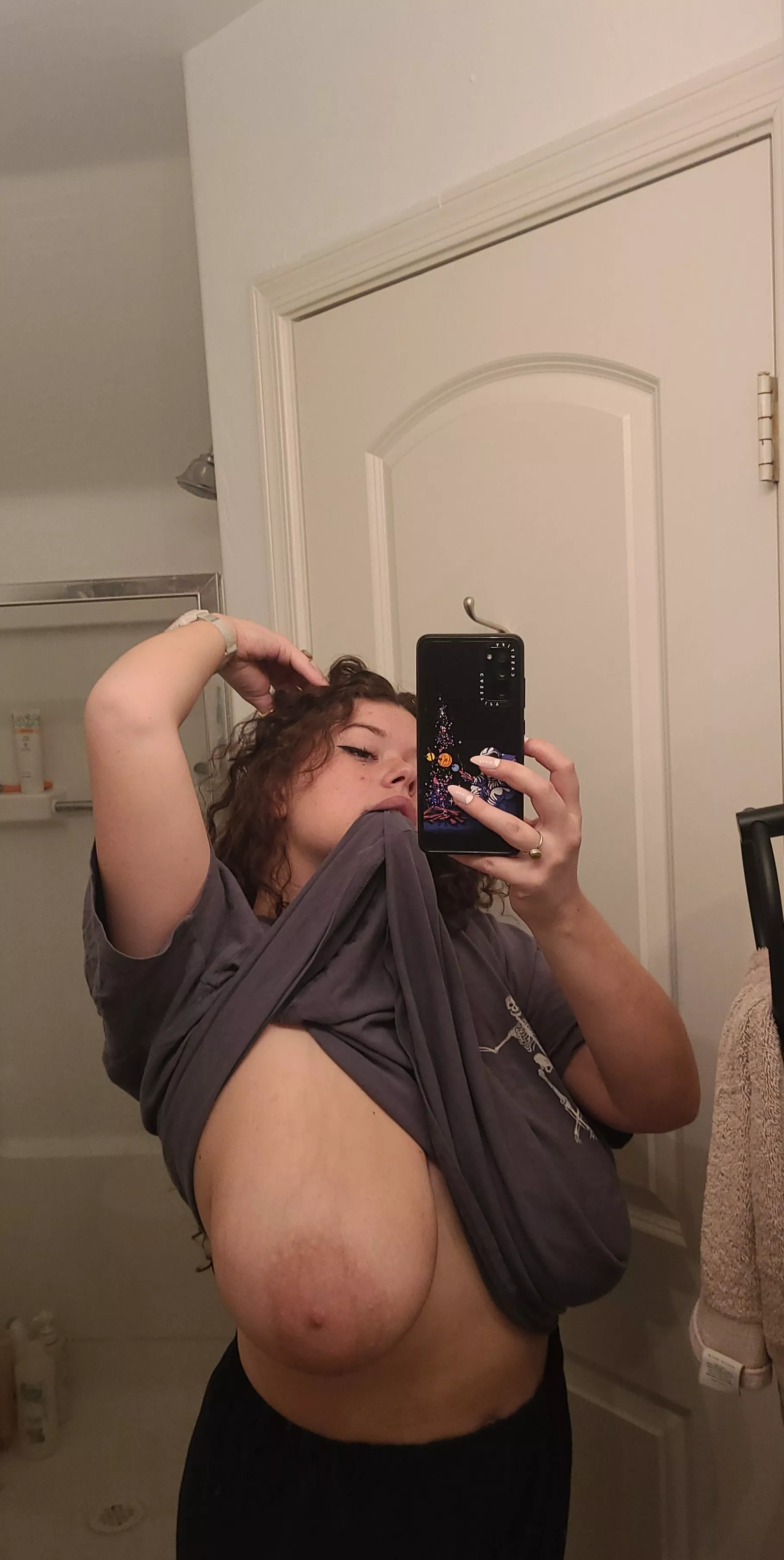 lshould Il show more? ;)) more support I get, the more I can post 💋 posted by cherrybb45