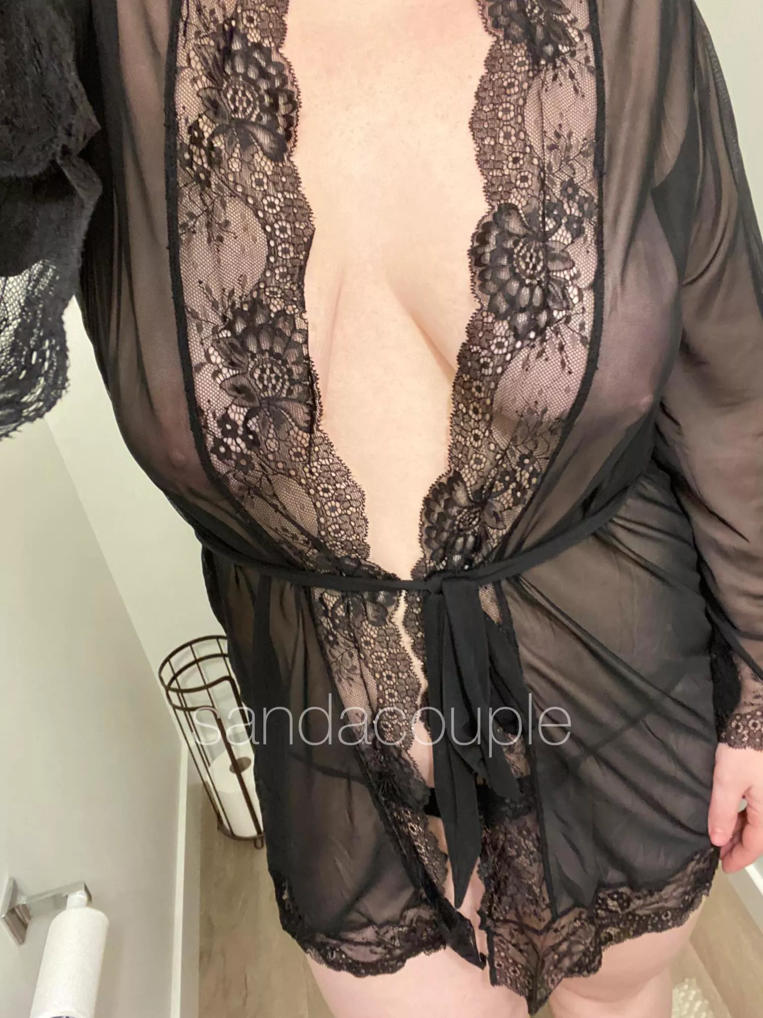 Lucky pizza man got to see my wife in this posted by SandAcouple