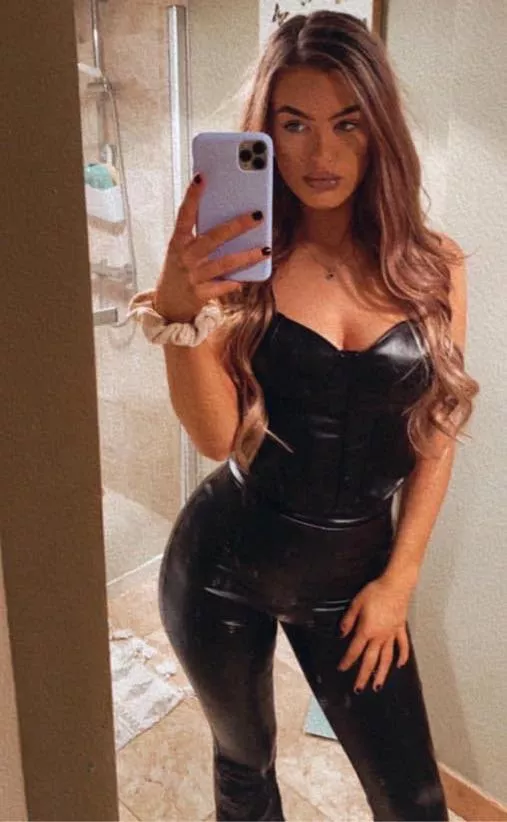 Lucy - Glasgow 🥵🥵🥵 posted by SlowAmphibian6001