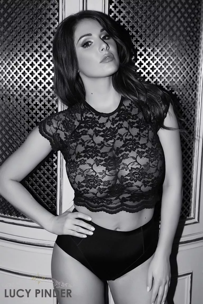 ��?Lucy Pinder posted by brickcreate