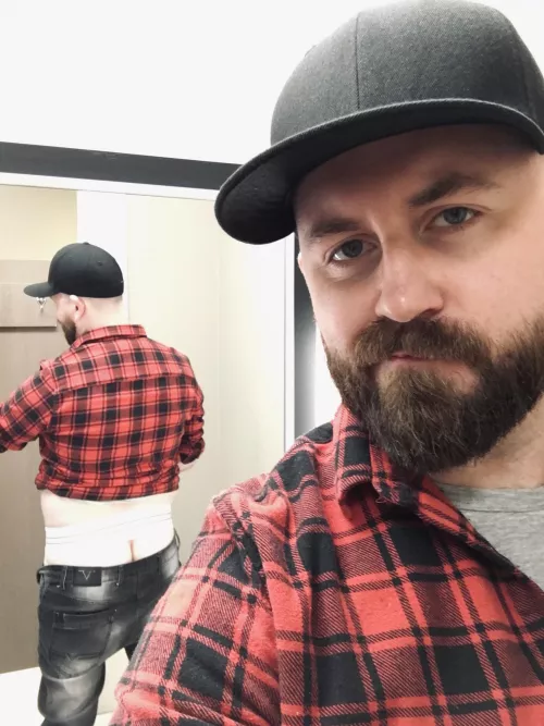 Lumberjack crack 🪓 by bothwaysopenjaws