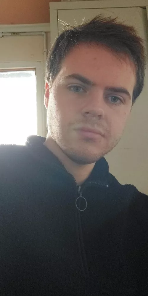 lunch break in a shed, living the high life by TowerSong