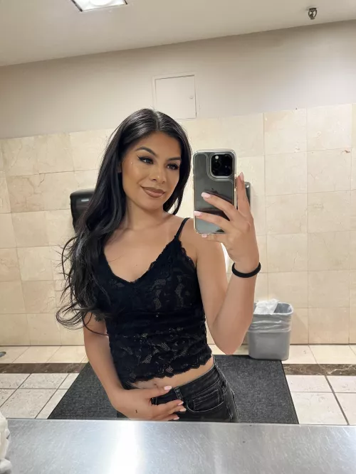 Lunch break selfie 🤳 Mexican and Vietnamese 😘✨ by chiniiiz