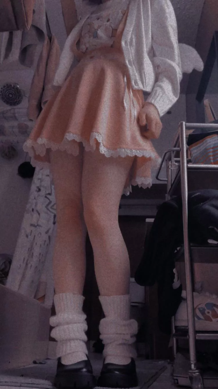 lunch date outfit!! posted by Calm-Pin7172