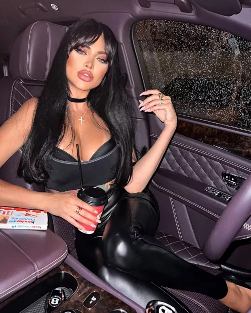 Luxury Car by gooningaccount