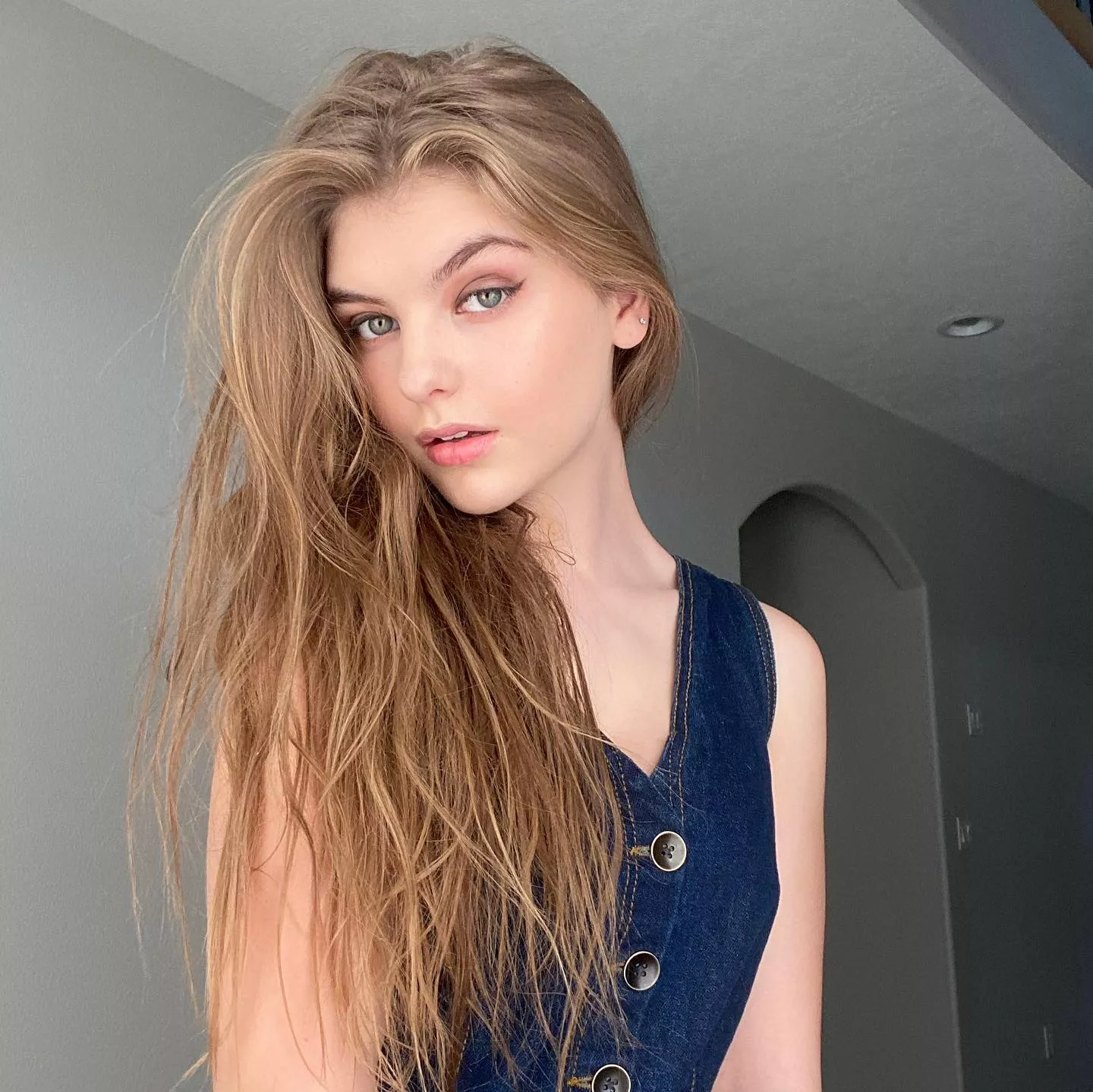 Lyliana Wray posted by shbmpl