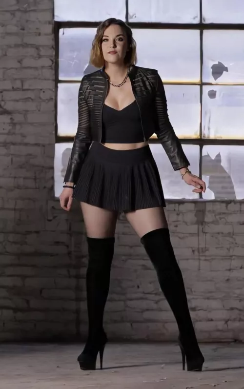 Lzzy Hale is such a sexy woman by jay89p