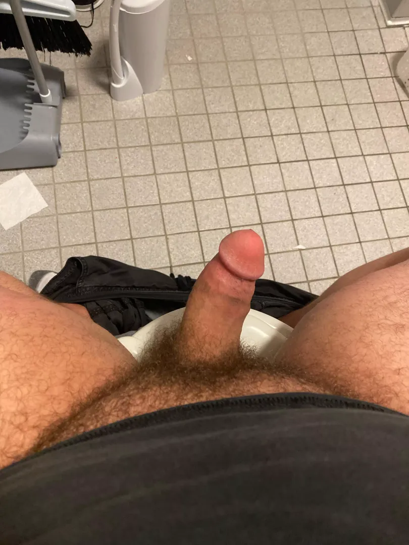 m 20 quick bate before going to class hmu posted by chubbyguy_
