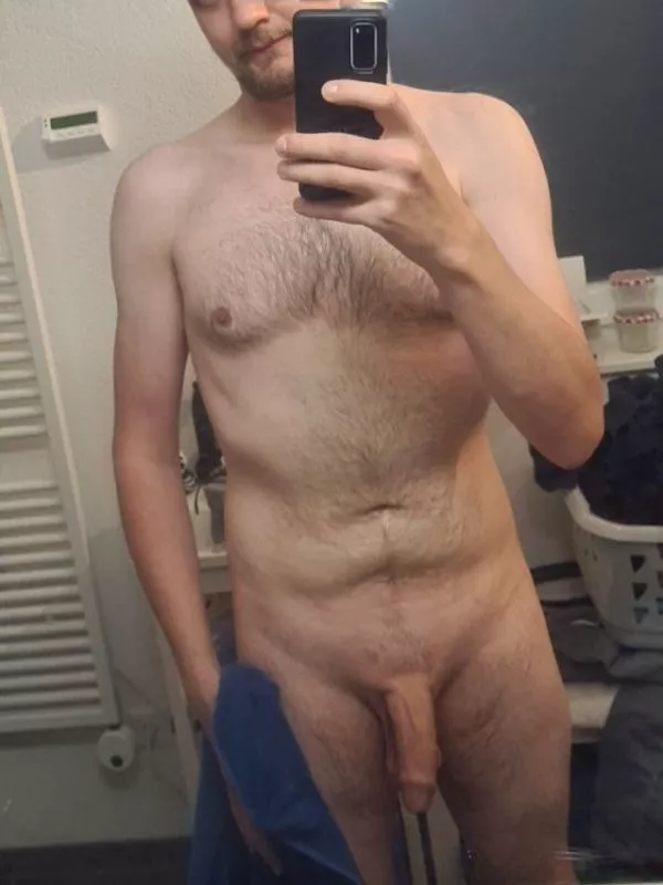 [M] 35, 78kg, 184cm Not a fan of my body overall, but not ashamed of it either. posted by Melodic-Jackfruit869