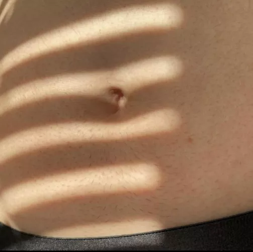 (M) Artsy innie by Language-Sure