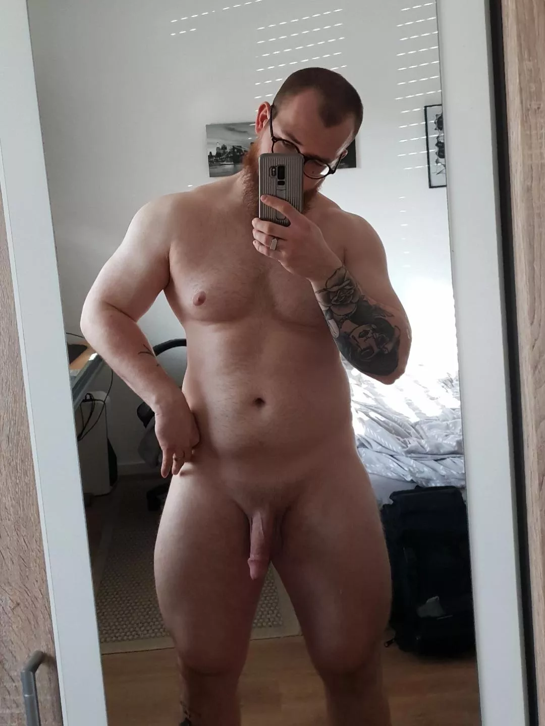 [M] Big guys do it better...I was told 🤫 posted by suicidecreep