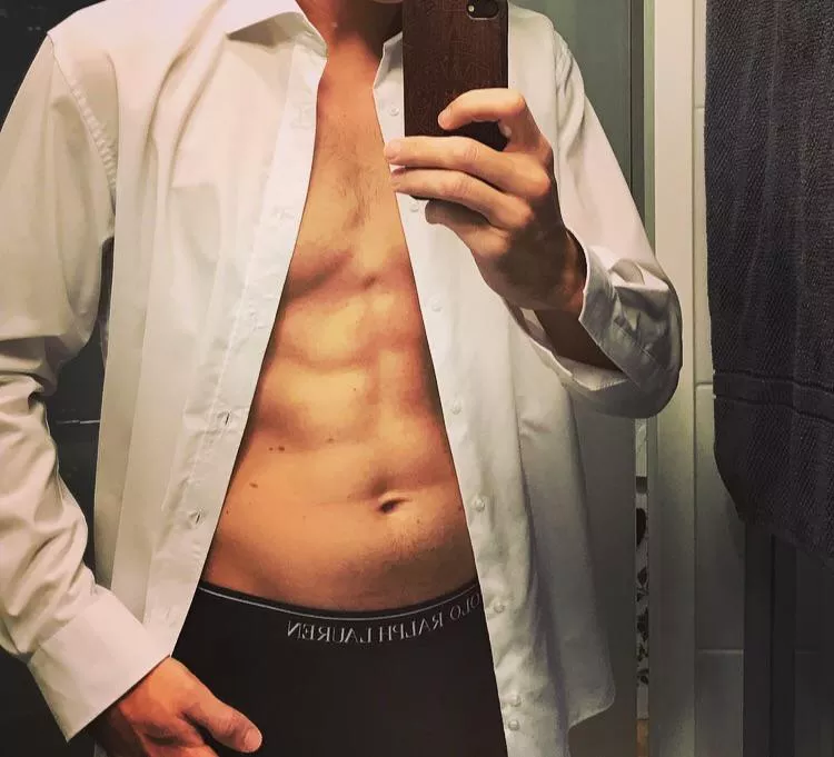 [m] feeling horny 😘 posted by endlesssummer_95