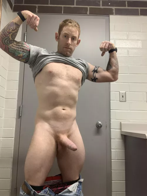 (M) Feeling my gym progress. What do you ladies think. Shoot me a message by fit_ginger