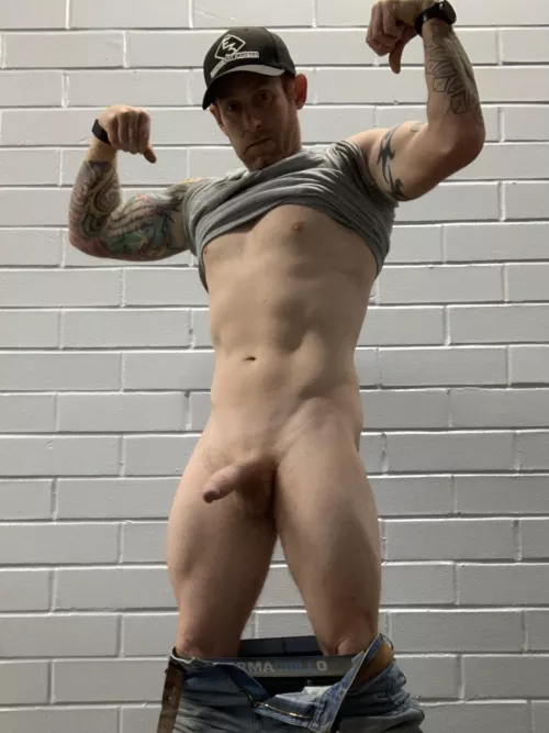 (M) Feeling the progress leading up to my comp. But I would really like a gym partner. Any of you ladies like to join me. Shoot me a message by fit_ginger31