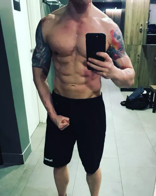 [M] Friday by michaelbex77