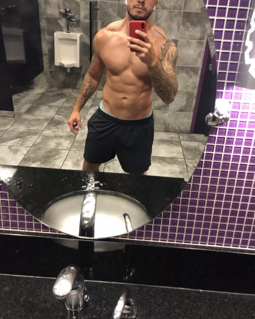 (M) The shoulders are feeling pretty solid after todays workout by downforwateva