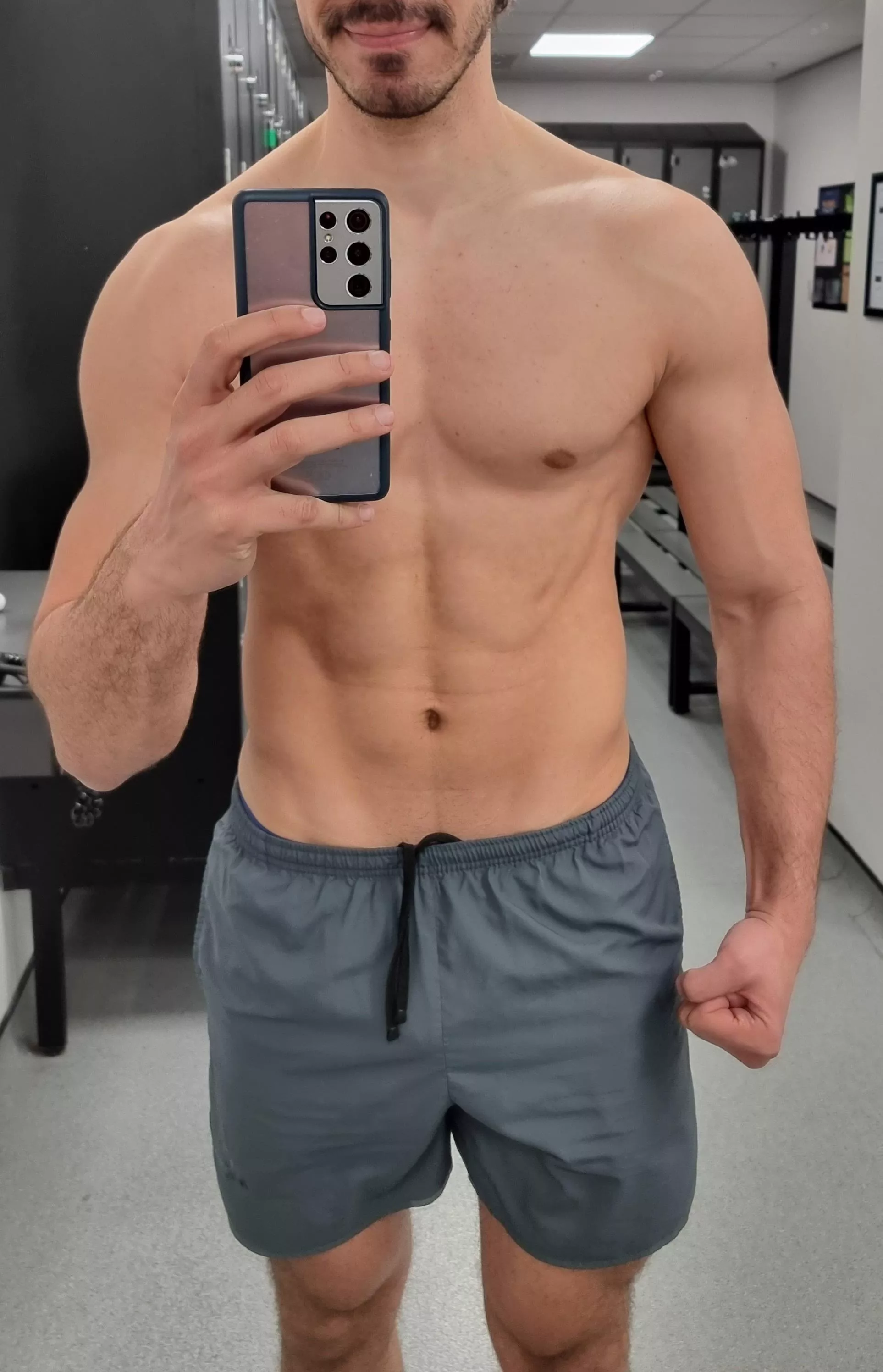 [M] What's missing in this photo? posted by maybeobserver