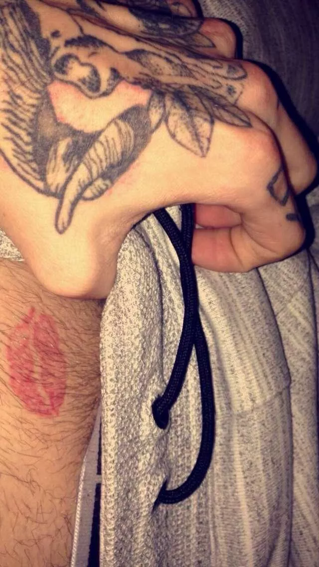 (M) posted by InkedSavagee