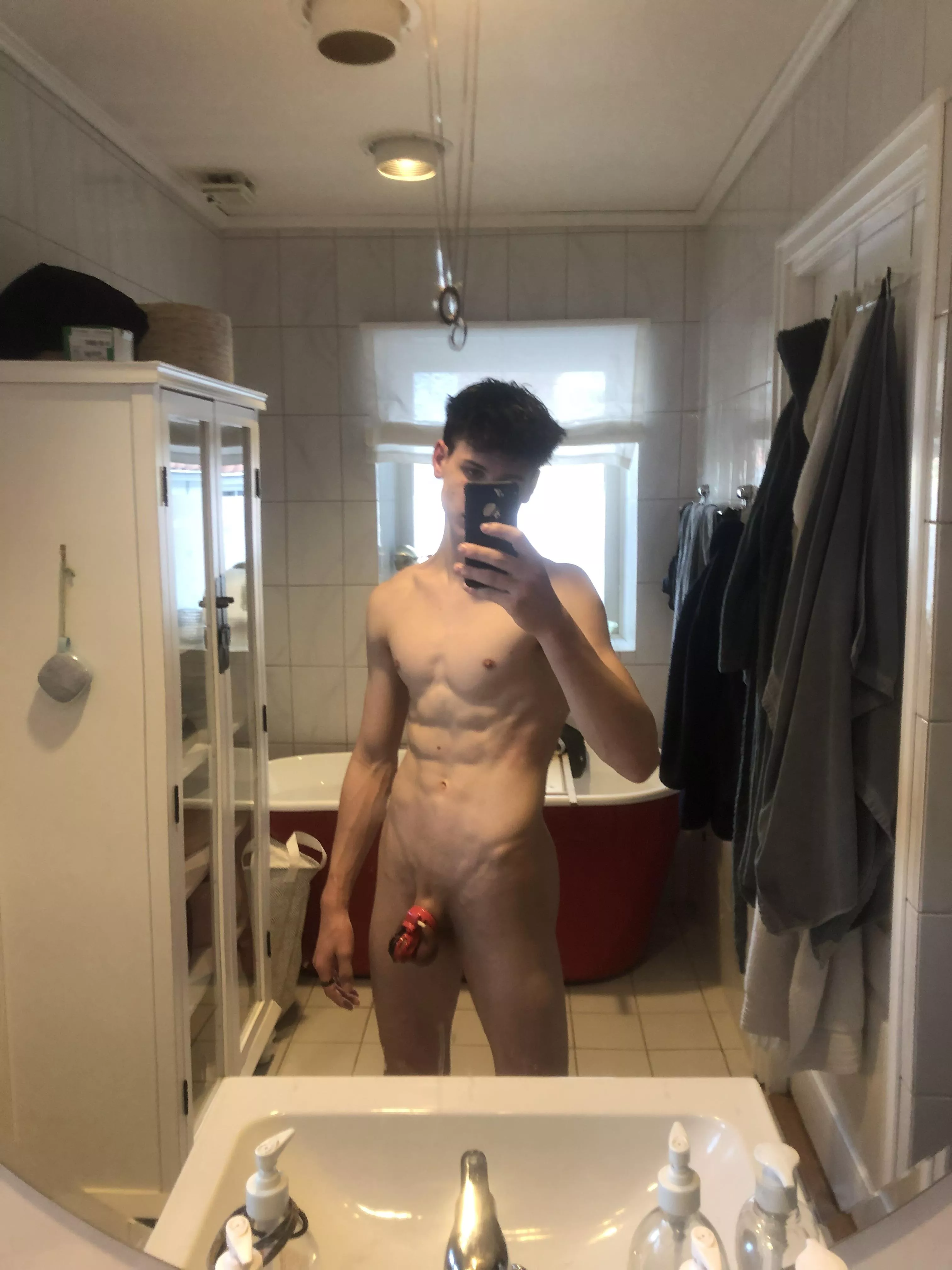 M[18] How do i look? posted by spamaccounntt